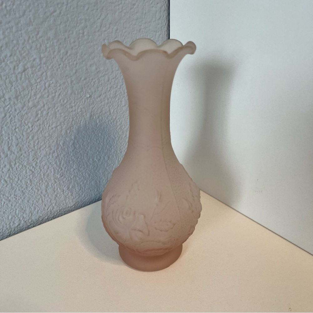 Vintage Imperial Glass Pink Frosted Satin Bud Vase 6” - Picture 2 of 6